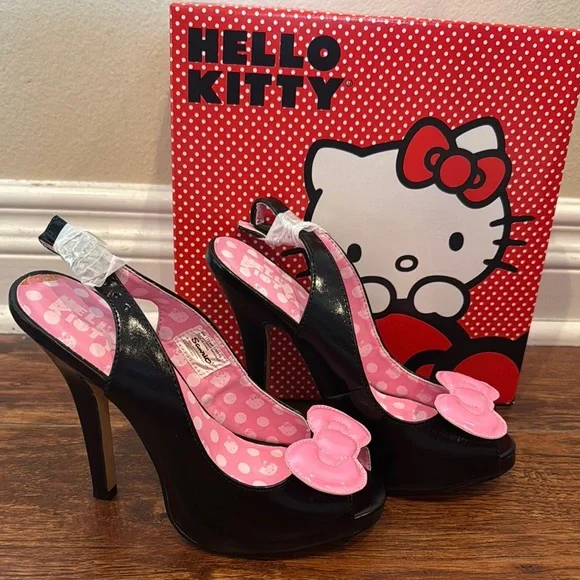 New Hello Kitty Black and Pink Heels Bow, Size 6, Vintage Rare! - Picture 3 of 10